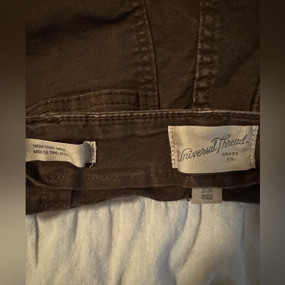 Universal Thread Shorts - Picture 3 of 3